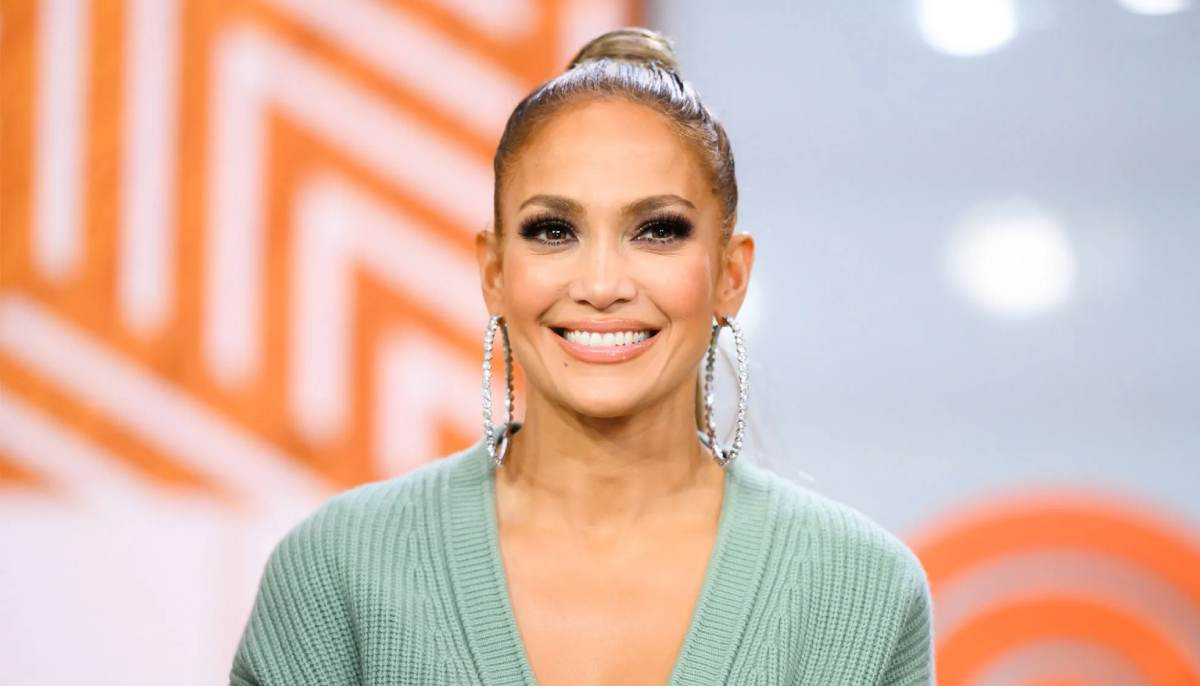 Jennifer Lopez lights up Obsessed Fest for 'Off Campus' fans