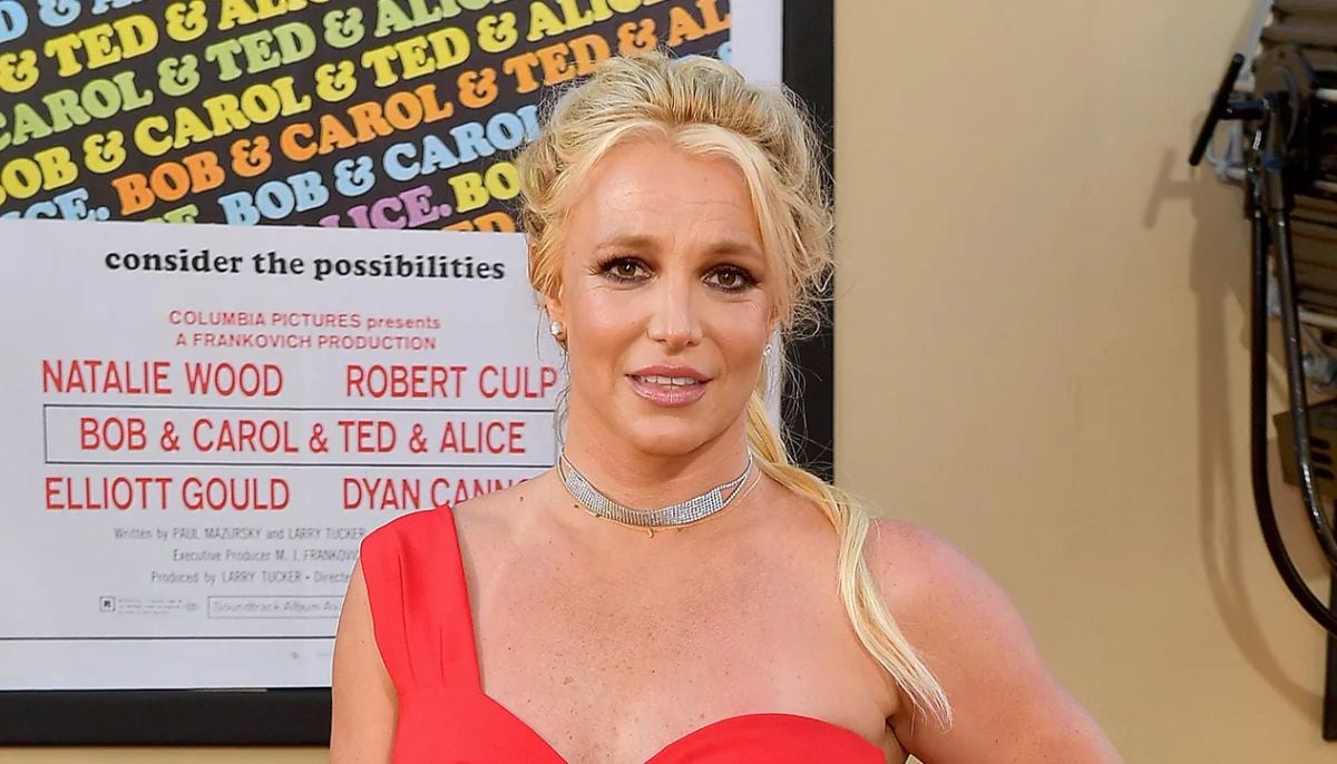 Britney Spears sparks concern after performing daring stunt 