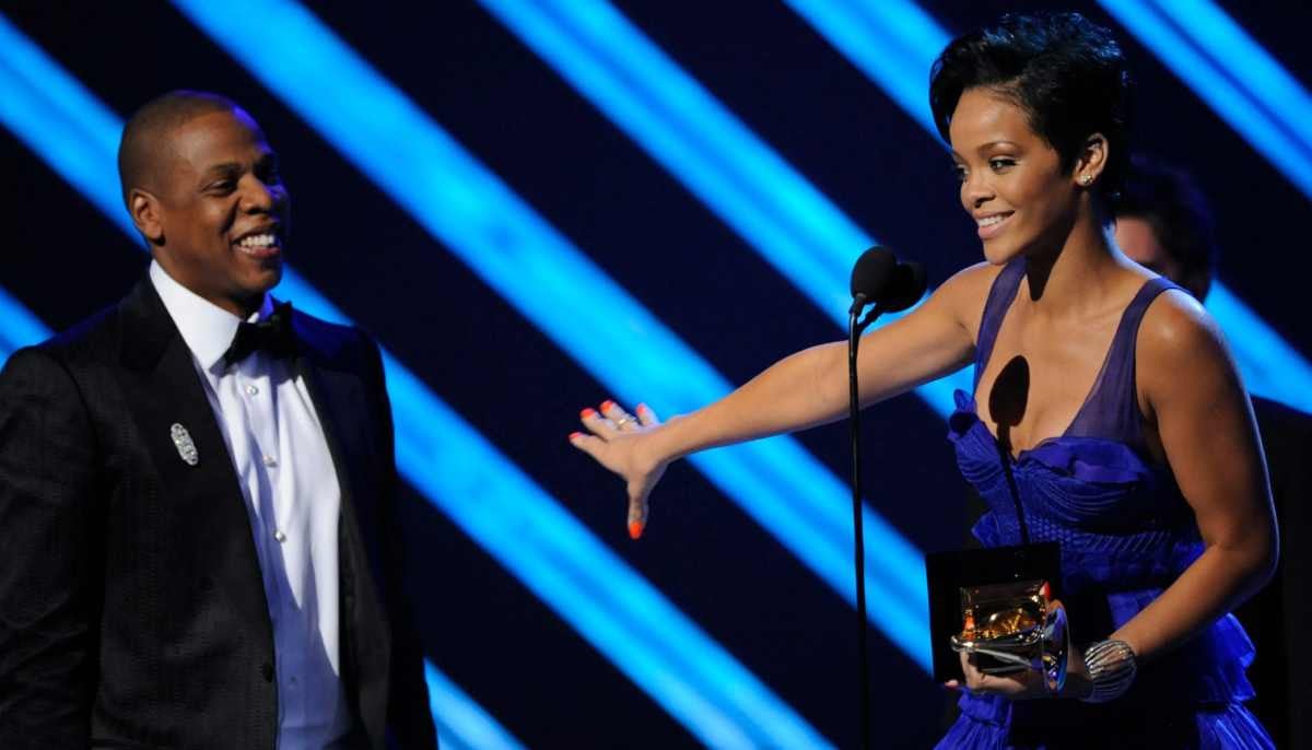 Rihanna returns to stage first time after pregnancy during Jay Z show