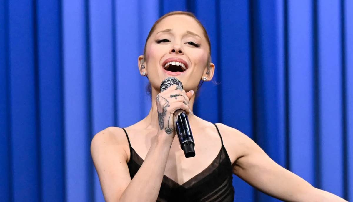 Ariana Grande faces concert chaos as microphone fails on stage