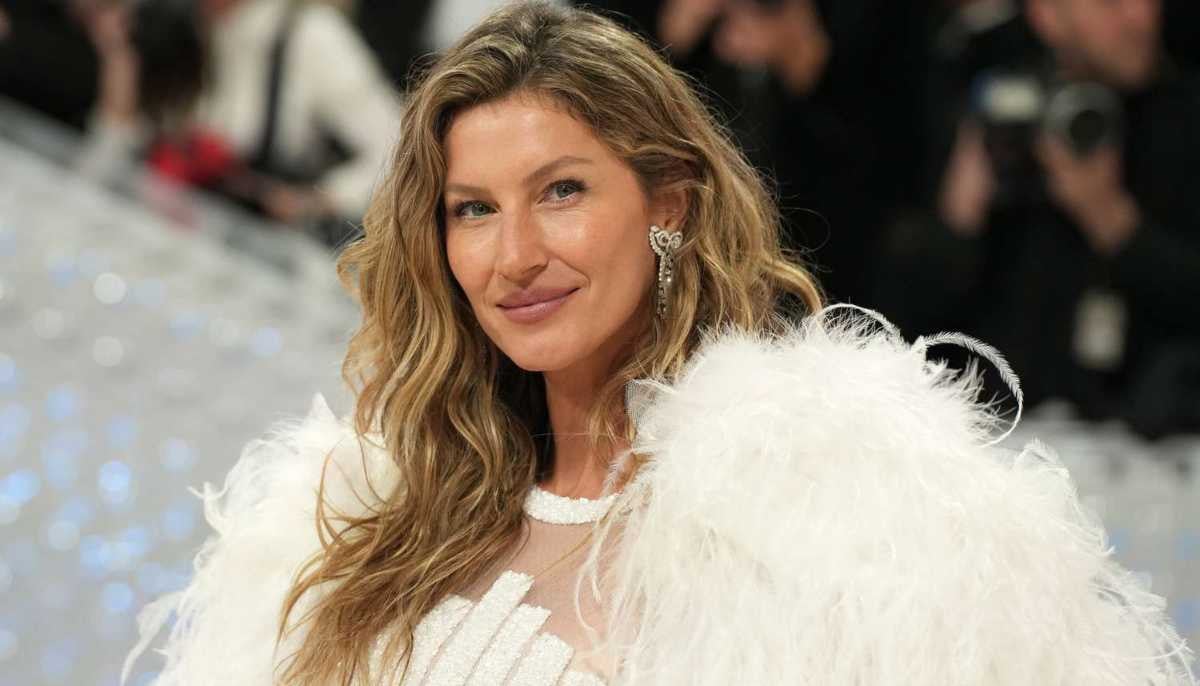 Gisele Bündchen shares rare glimpse of baby son on dream holiday