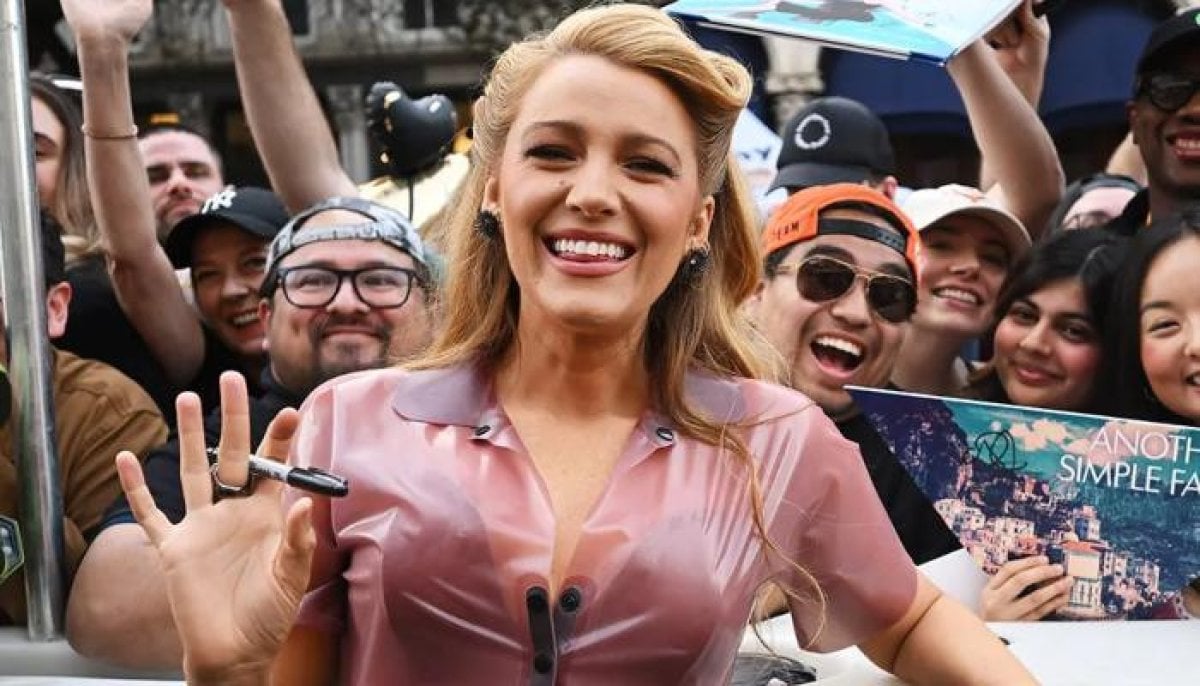Blake Lively pokes 'fun' at Taylor Swift with rare friends moment