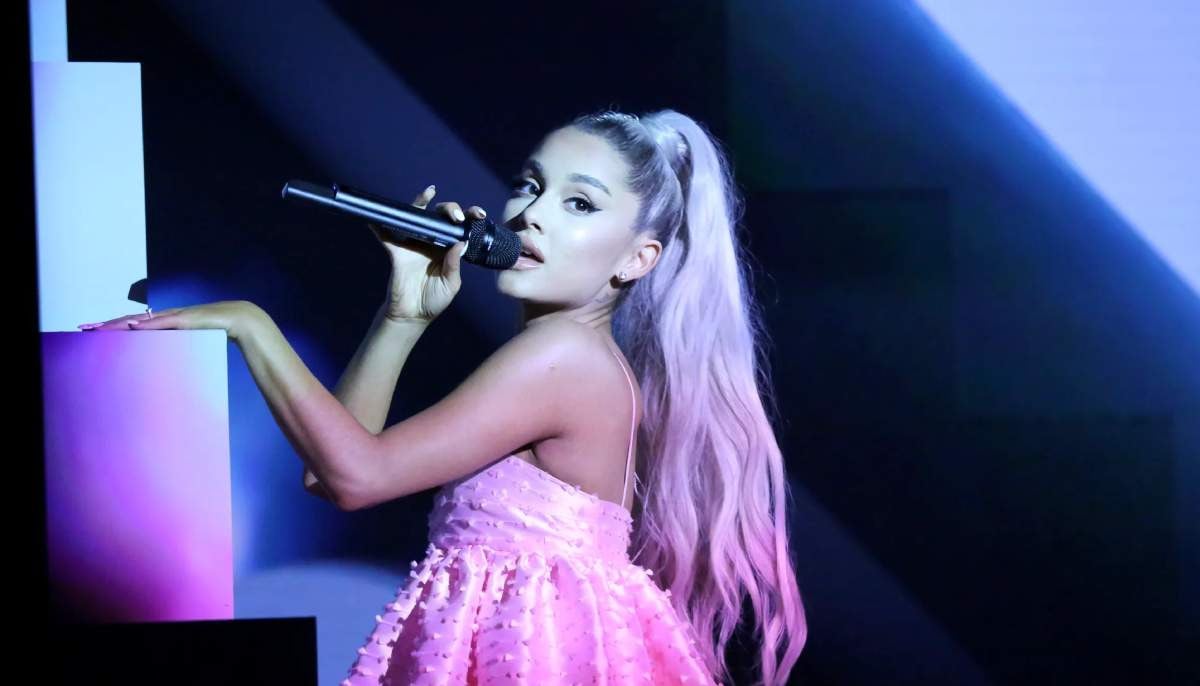Ariana Grande first ever live performance of 'Petal' goes viral