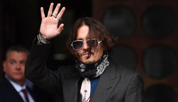 Johnny Depp’s detached finger and bloodied photos shown in British ...