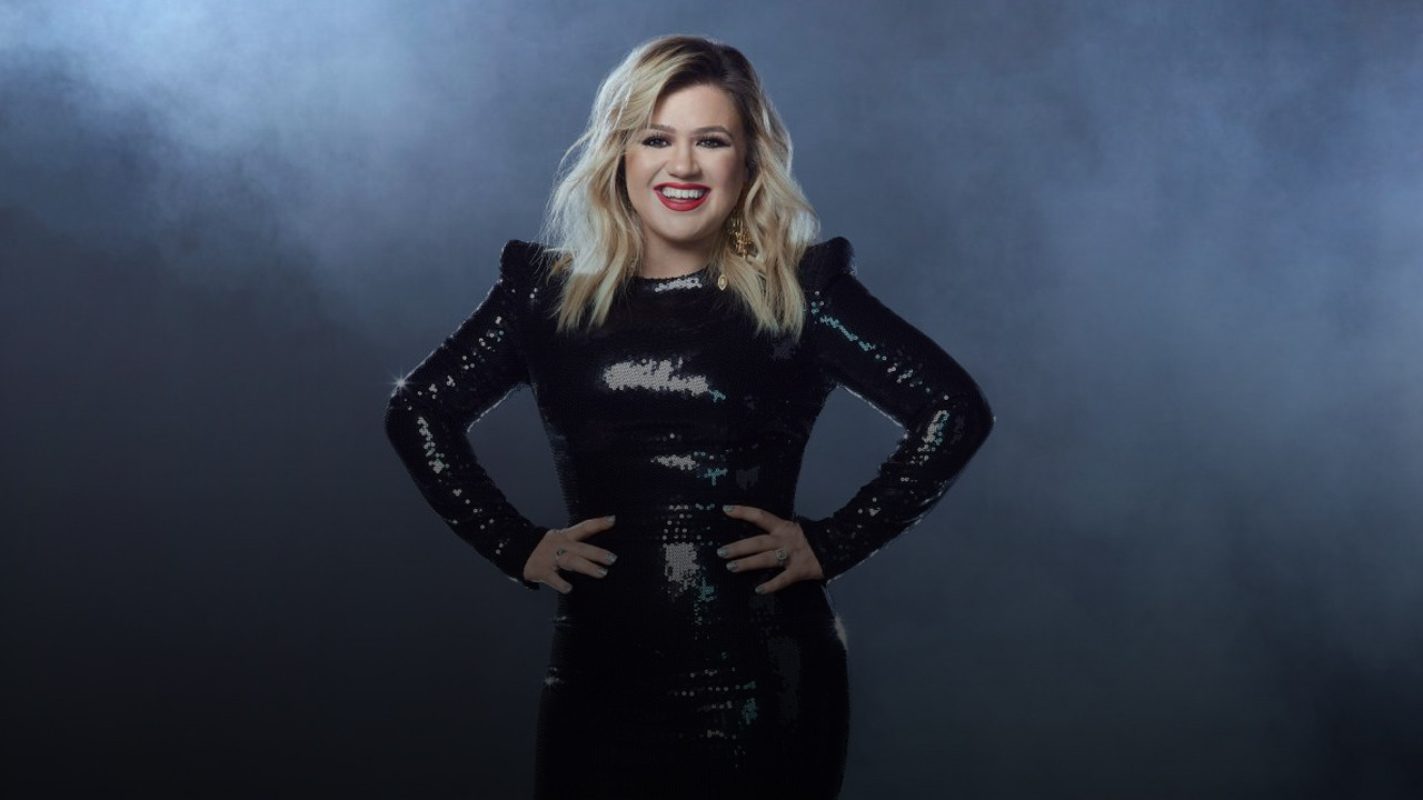 Kelly Clarkson reveals whats really helping her navigate her divorce.