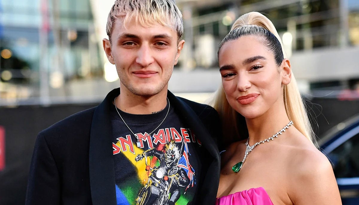 Dua Lipa shares Christmas photos with Hadid family in Pennsylvania