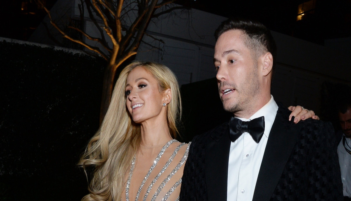 Paris Hilton surprises boyfriend Carter Reum on his birthday, gifts him(02)