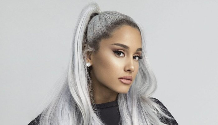 Ariana Grande remembers fans during Valentines Day ...