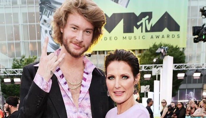 2022 VMAs: Sheri Easterling, Yung Gravy makeout on the red carpet - The
