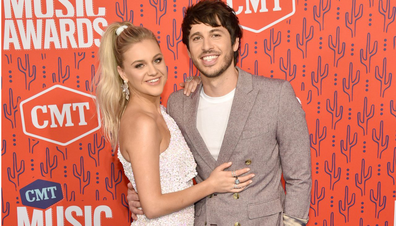 Kelsea Ballerini announces split from Evans in emotional post