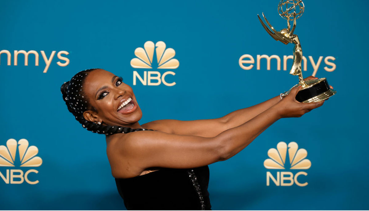 Sheryl Lee's heart touching tribute to singer Dianne Reeves at Emmys