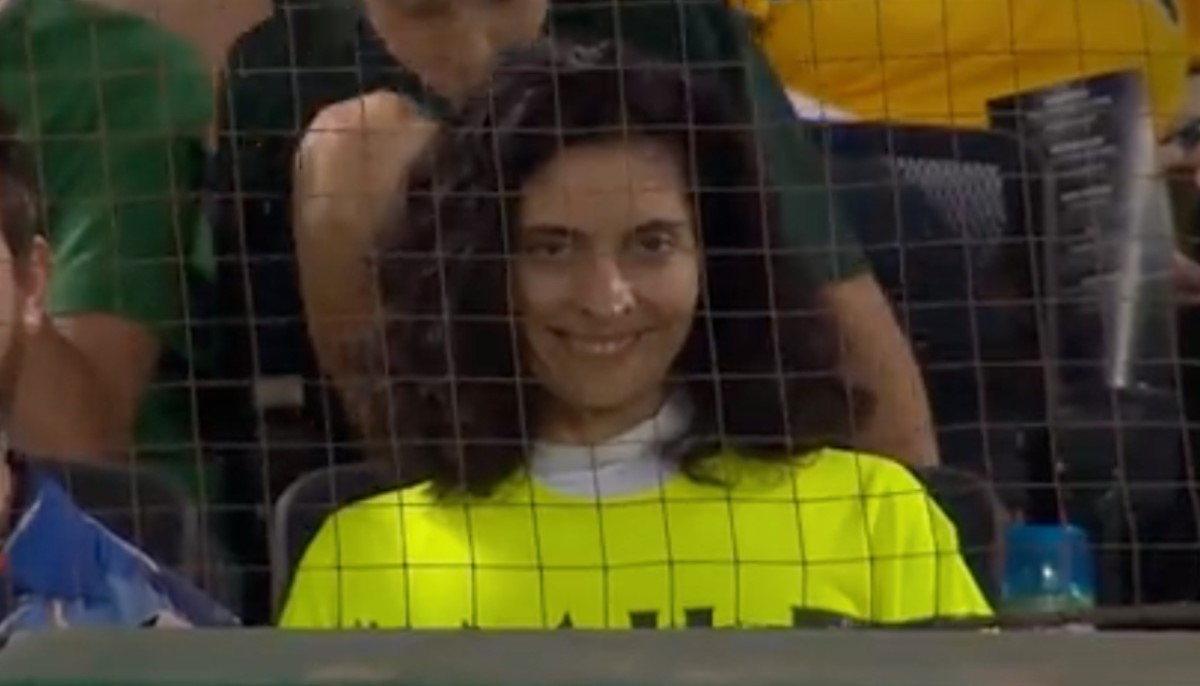smile-scary-fans-spotted-at-mlb-baseball-game