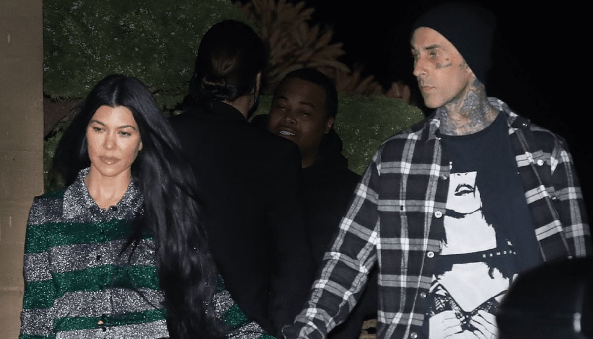 Kourtney Kardashian celebrates 1st proposal anniversary by husband(01)