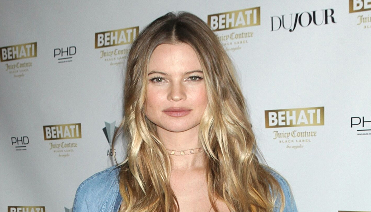 Behati Prinsloo Cradles Baby Bump in a recent Haloween selfie(02)