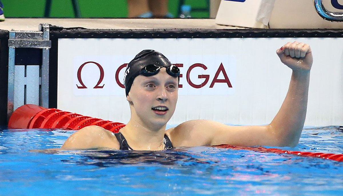 Katie Ledecky dominates 1500m freestyle to break world record The