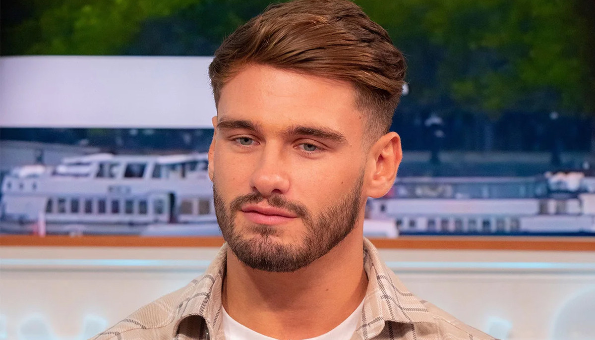 Love Island alum Jacques O'Neill suffers foot injury after accident