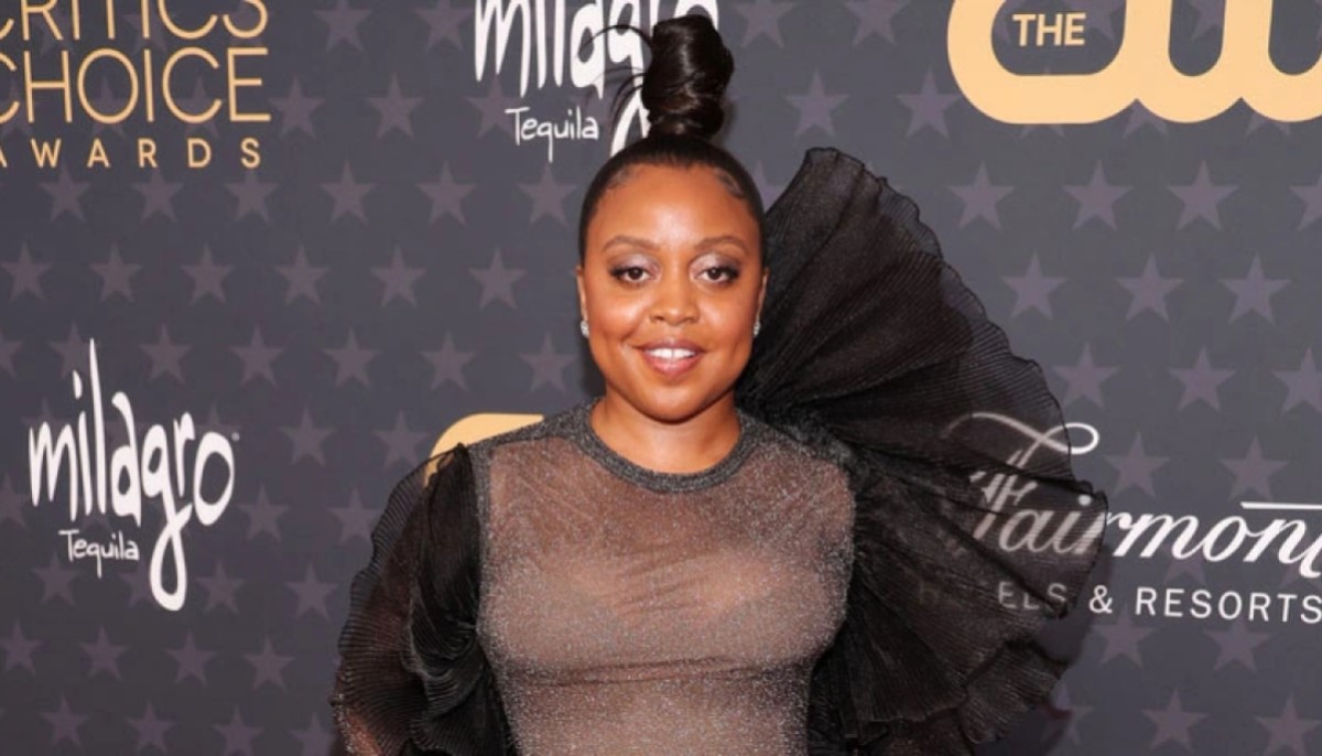 Quinta Brunson Styles in dark Tulle Gown at Critics Choice Awards 2023