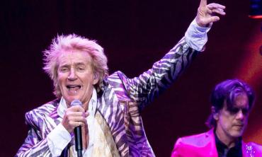 Rod Stewart cancels show after 'viral infection' made 'throat too irritated to sing'