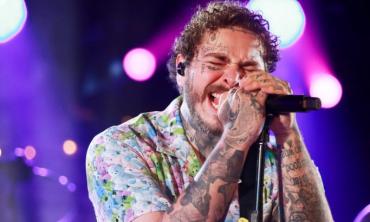Post Malone Playing FREE SHOW In New York City's Time Square on TSX Stage