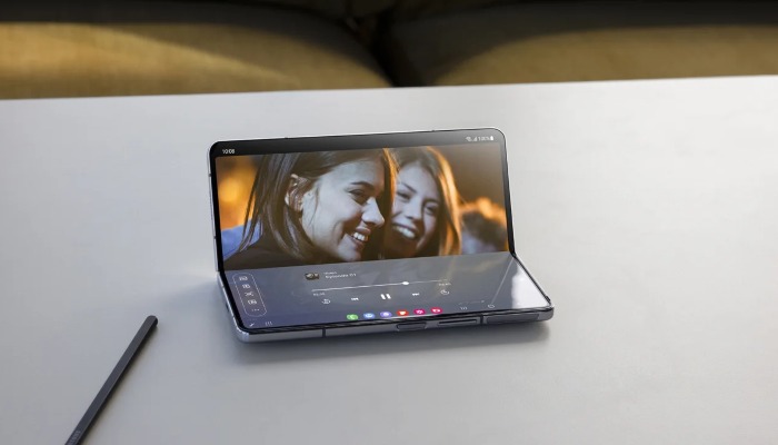 Samsung’s newest foldable phone rolls out with HEFTY price tag