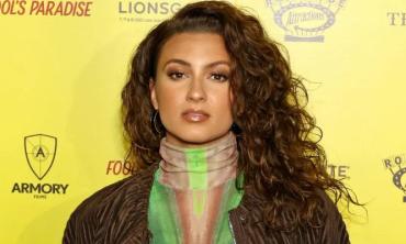 Tori Kelly updates fans on ‘scary’ blood clot hospitalization