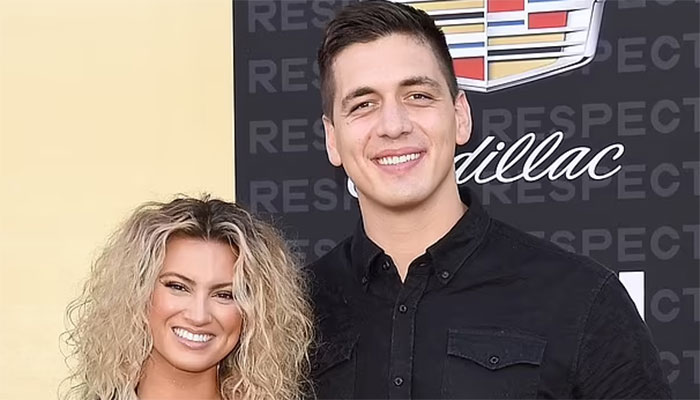 Andre Murillo gives positive update of Tori Kelly after hospitalization.