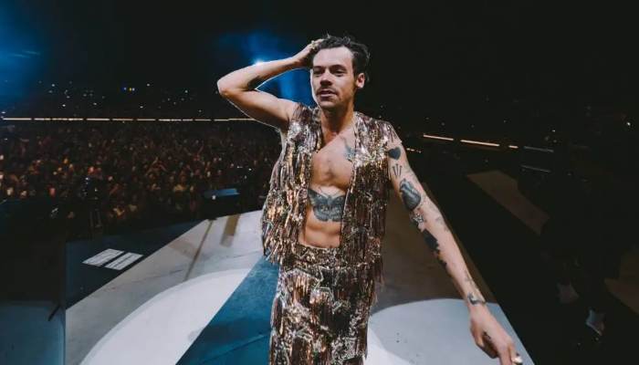 Harry Styles is having a great time in Italy with friends James Corden and Jacquelyn Jablonski