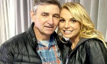 Britney Spears addresses rumors she is reconciling with ailing father