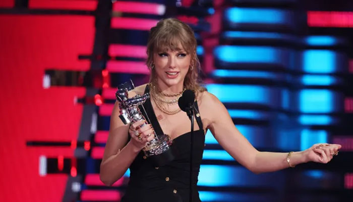 Taylor Swift won Multiple moon person trophies at the VMAs 2023