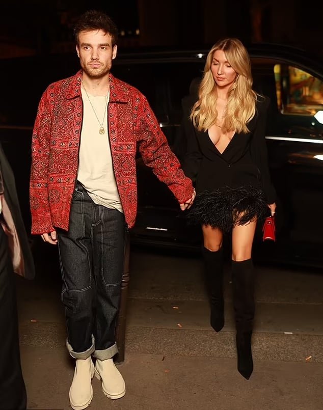 Liam Payne and Kate Cassidy headed towards the restuarant