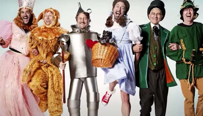 Foo Fighters dress as ‘Wizard of Oz’ characters in Saturday Night Live