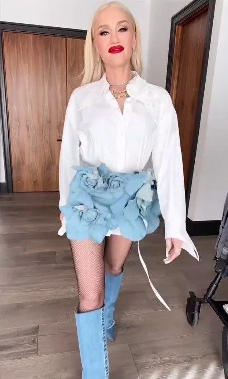 Gwen Stefani showing her of her fashion sense in recent video