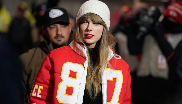 Taylor Swift rocked a customized jacket at Travis Kelces latest game on Saturday