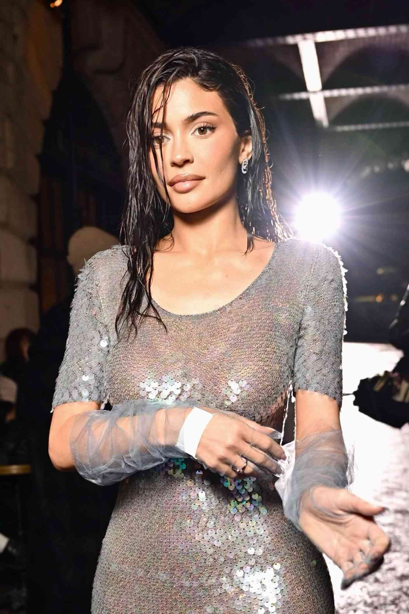 Kylie Jenners wet hair moment takes Paris by storm