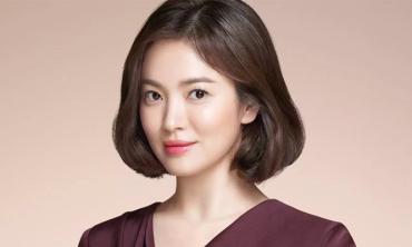 Song Hye-Kyo gives sneak peek from ‘Dark Nuns’ script reading session