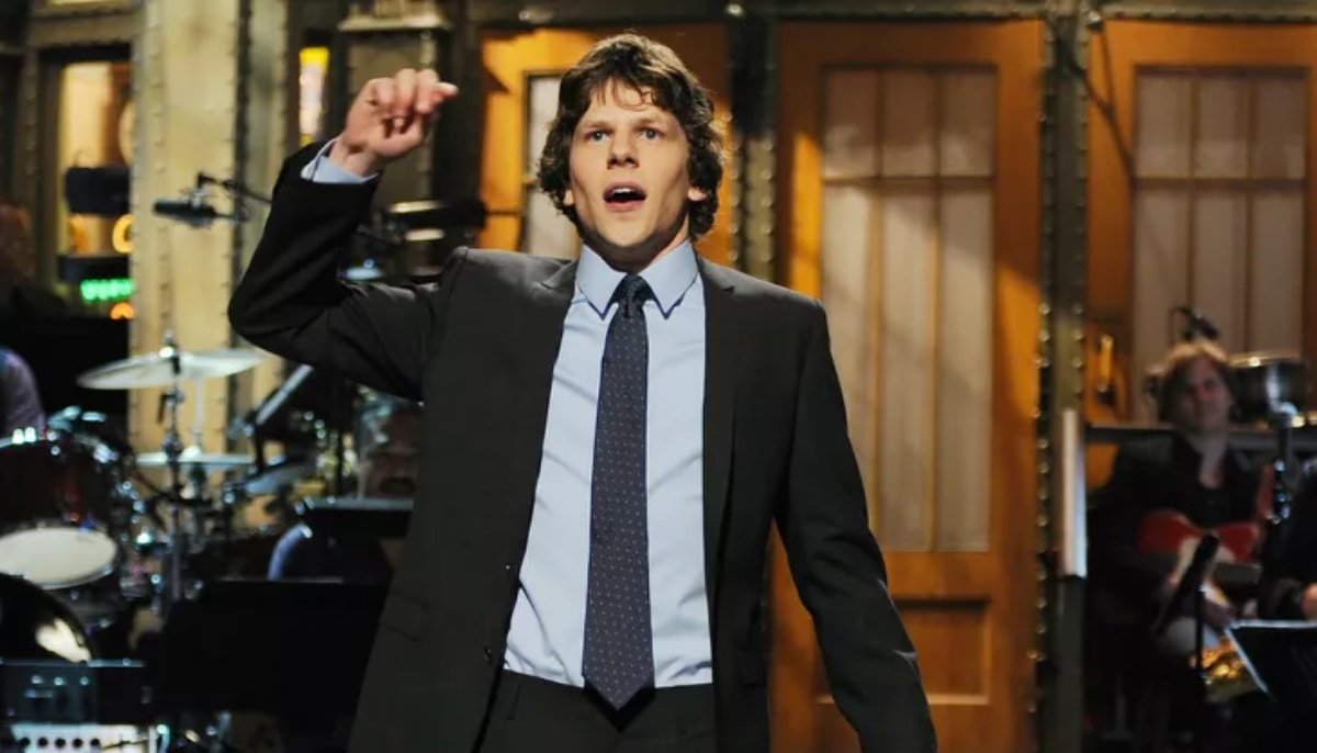Instead of letting the team do their job, Jesse Eisenberg spent the week secretly slipping scripts to different actors