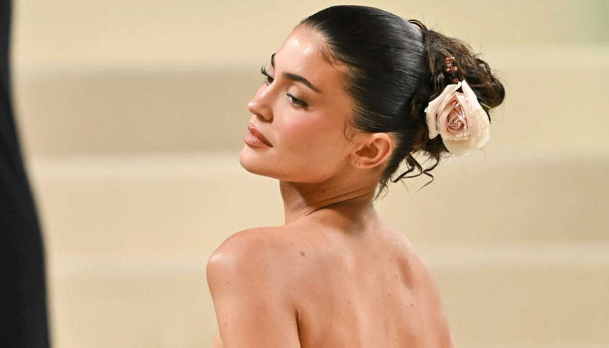 Kylie Jenner looks drop-dead gorgeous in bts snaps after BAFTAs