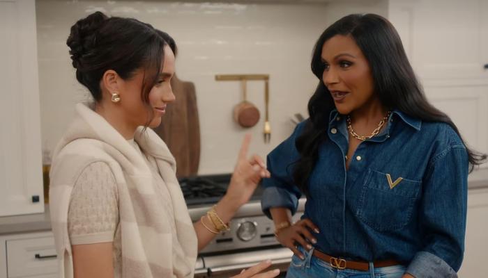 Mindy Kaling addressed the controversy that erupted when Meghan Markle subtly corrected her mid-conversation