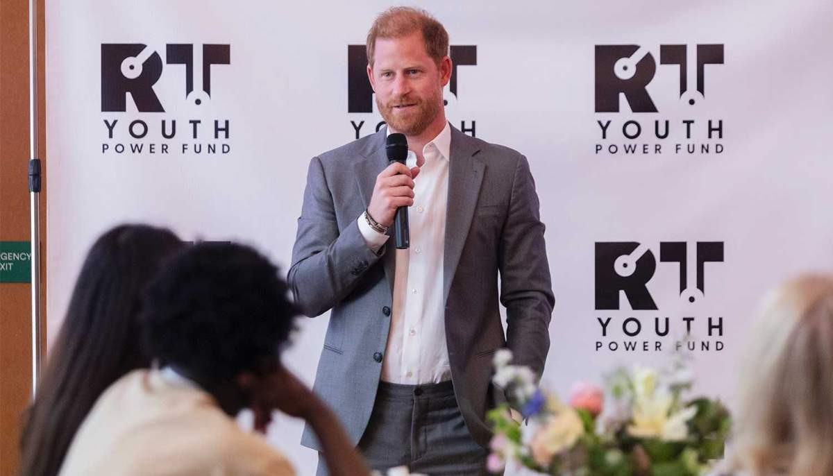 Prince Harry makes surprise solo appearance in NYC