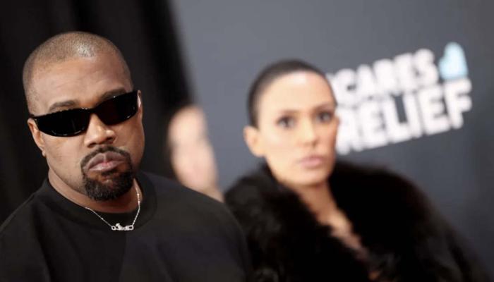 Ye and Bianca Censori at 2025 Grammy Awards red carpet