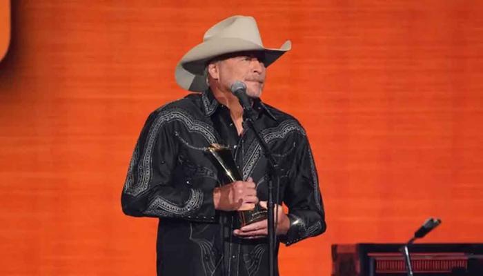 Alan Jackson receives huge honor at 2025 ACM Awards