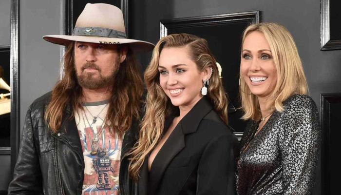 Miley Cyrus chooses ‘best friend’ between Tish, Billy Ray Cyrus