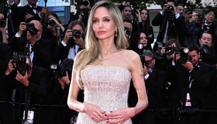 Angelina Jolie makes red carpet comeback