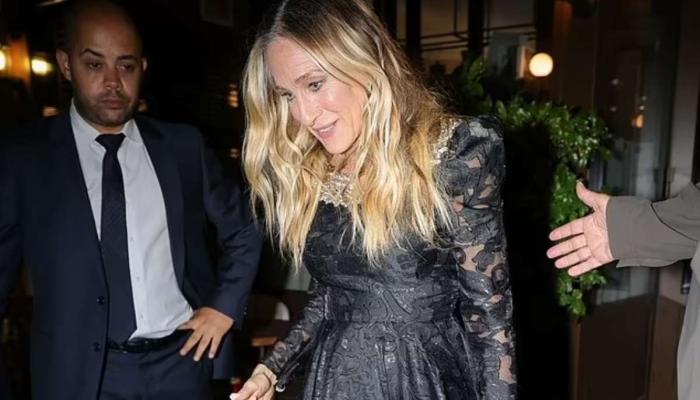 Sarah Jessica Parker stuns in Paris at film premiere