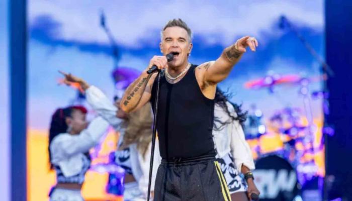 Robbie Williams teases surprise Glastonbury appearance