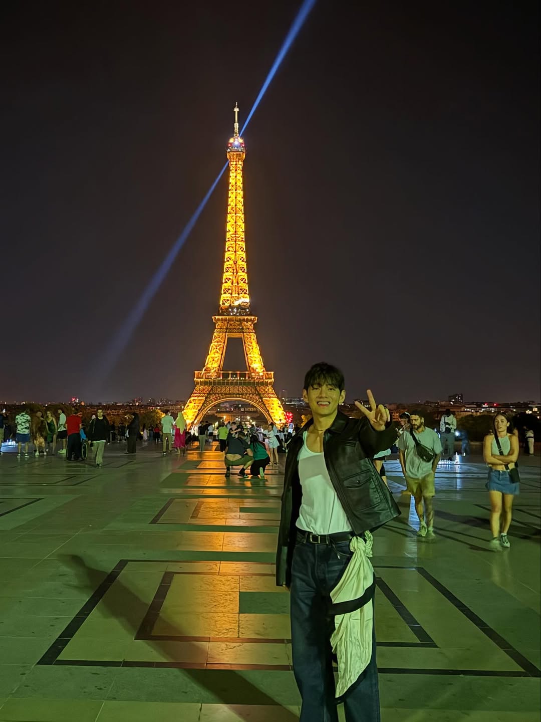 When BTS star Paris look shakes Head