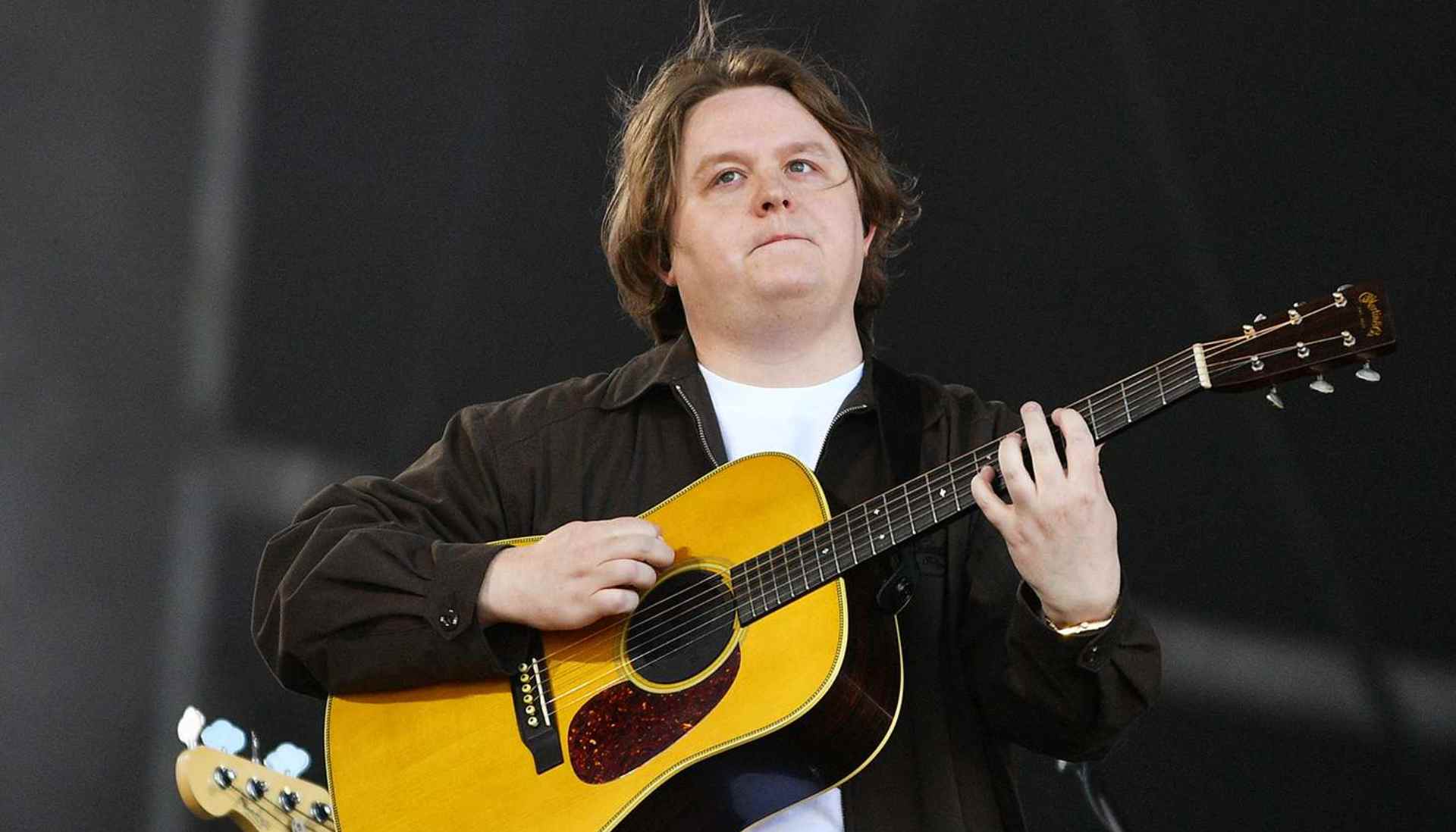 Lewis Capaldi opens up about receiving therapy