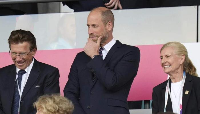 Prince William cheers for Englands Lionesses in high-stake UEFA match