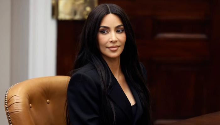 Kim Kardashian pays tribute to 90s icon at Paris Fashion Week