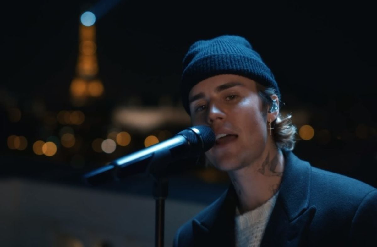 Justin Bieber SWAG dominates music charts